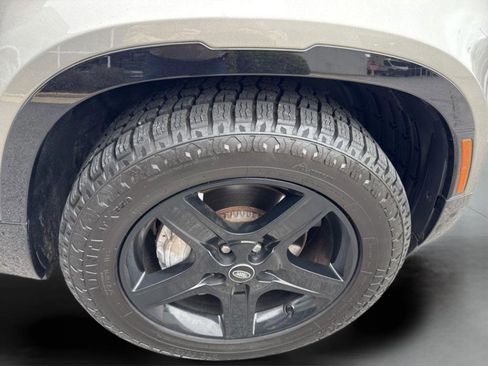 Used 2022 Land Rover Defender 110 X-Dynamic SE image 27