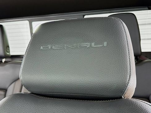Used 2021 GMC Sierra 1500 Denali w/ Denali Illumination Package AWD/4WD image 22