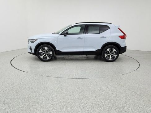 New 2026 Volvo XC40 B5 Plus w/ Protection Package Premier image 8