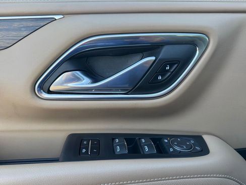 Used 2023 Chevrolet Tahoe Premier image 9