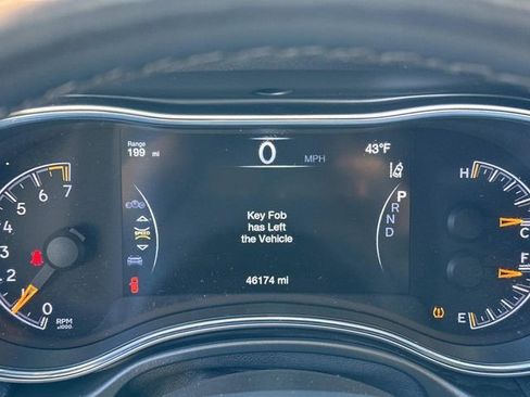 Used 2022 Jeep Grand Cherokee Laredo X image 30