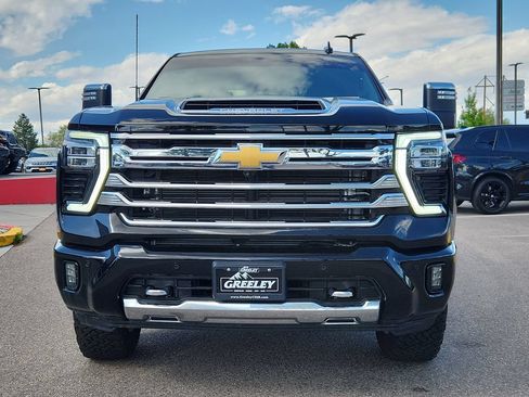 Used 2024 Chevrolet Silverado 2500 High Country w/ High Country Premium Package AWD/4WD image 5