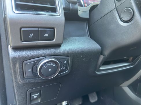 Used 2020 Ford Expedition Max XLT w/ Equipment Group 202A AWD/4WD image 25