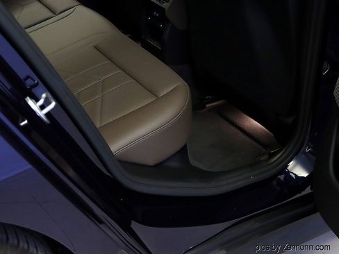 Used 2026 BMW 530i xDrive w/ Premium Package image 34