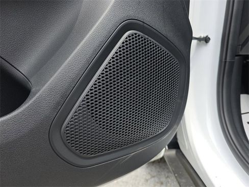 New 2025 Hyundai Venue Limited image 16