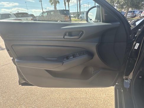 Used 2024 Nissan Altima 2.5 S image 18