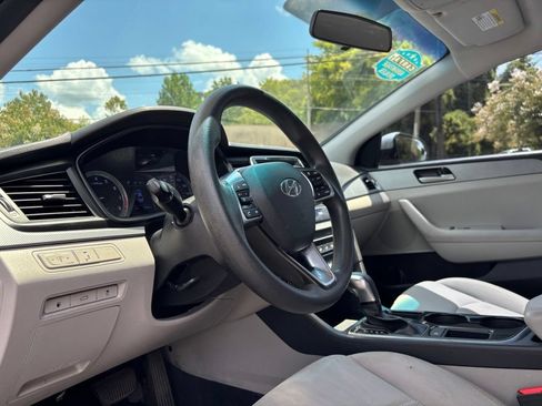 Used 2019 Hyundai Sonata SE FWD image 16