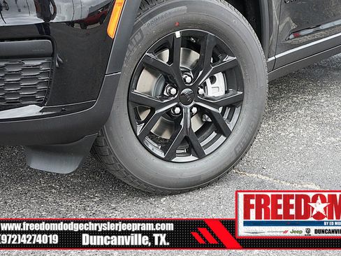 New 2024 Jeep Grand Cherokee L Altitude image 9