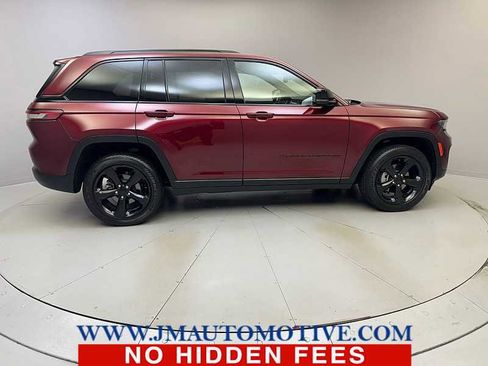 Used 2023 Jeep Grand Cherokee Altitude image 6