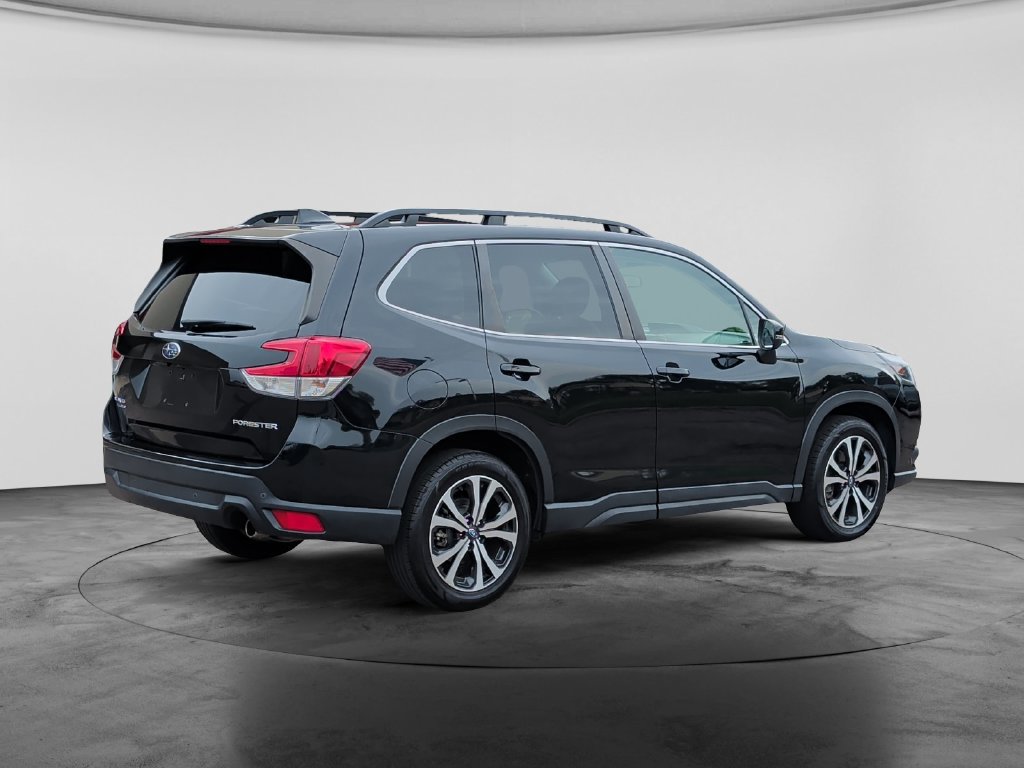 Used 2024 Subaru Forester Limited AWD/4WD image 7