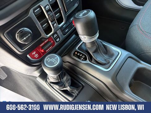 Used 2025 Jeep Wrangler Unlimited Rubicon AWD/4WD image 22