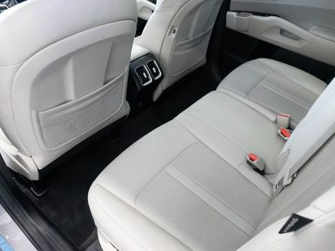 Used 2024 Kia Sorento S w/ Panoramic Sunroof Package FWD image 10