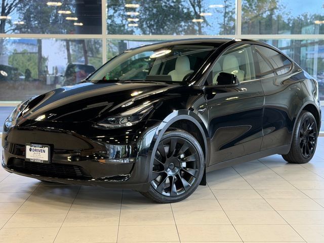 Used 2023 Tesla Model Y Long Range AWD/4WD image 1