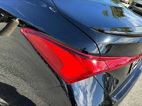 Used 2019 Toyota Avalon Touring w/ Advanced Safety Package image 28