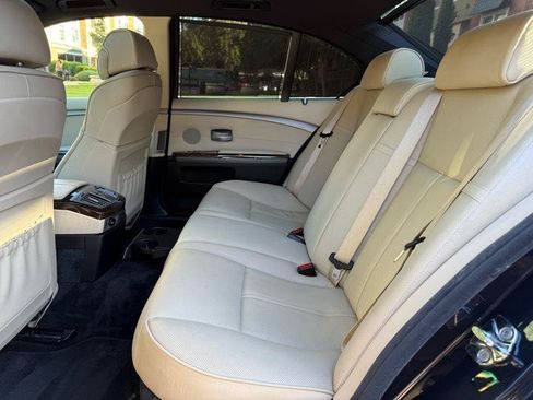 Used 2007 BMW 750i RWD image 29