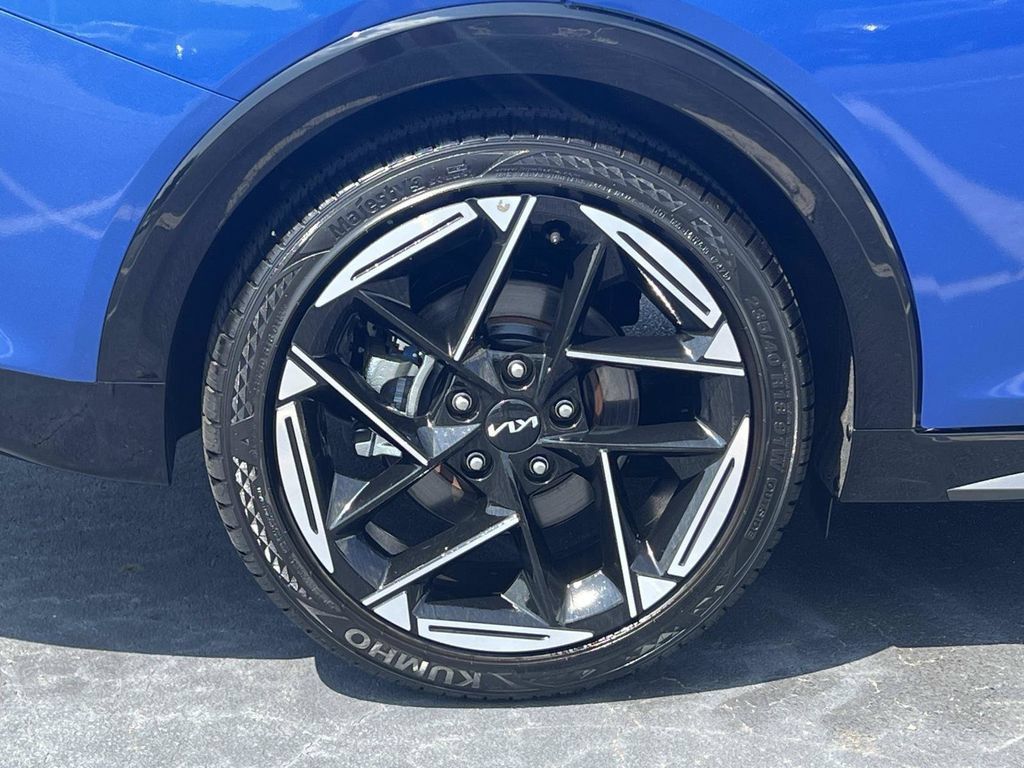 Used 2025 Kia K4 GT-Line w/ GT-Line Premium Package FWD image 9