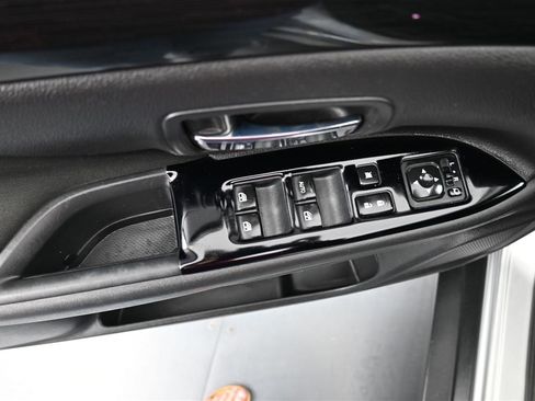 Used 2018 Mitsubishi Outlander SEL AWD/4WD image 10