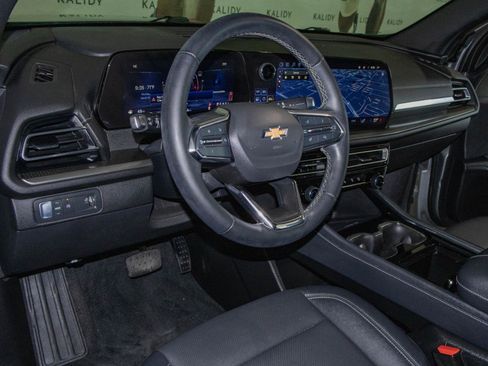 Used 2024 Chevrolet Traverse LT image 6