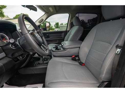 Used 2018 RAM 3500 Tradesman w/ Chrome Appearance Group AWD/4WD image 14