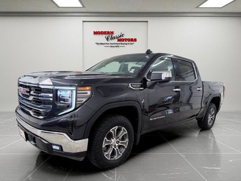 Used 2025 GMC Sierra 1500 SLT AWD/4WD image 3