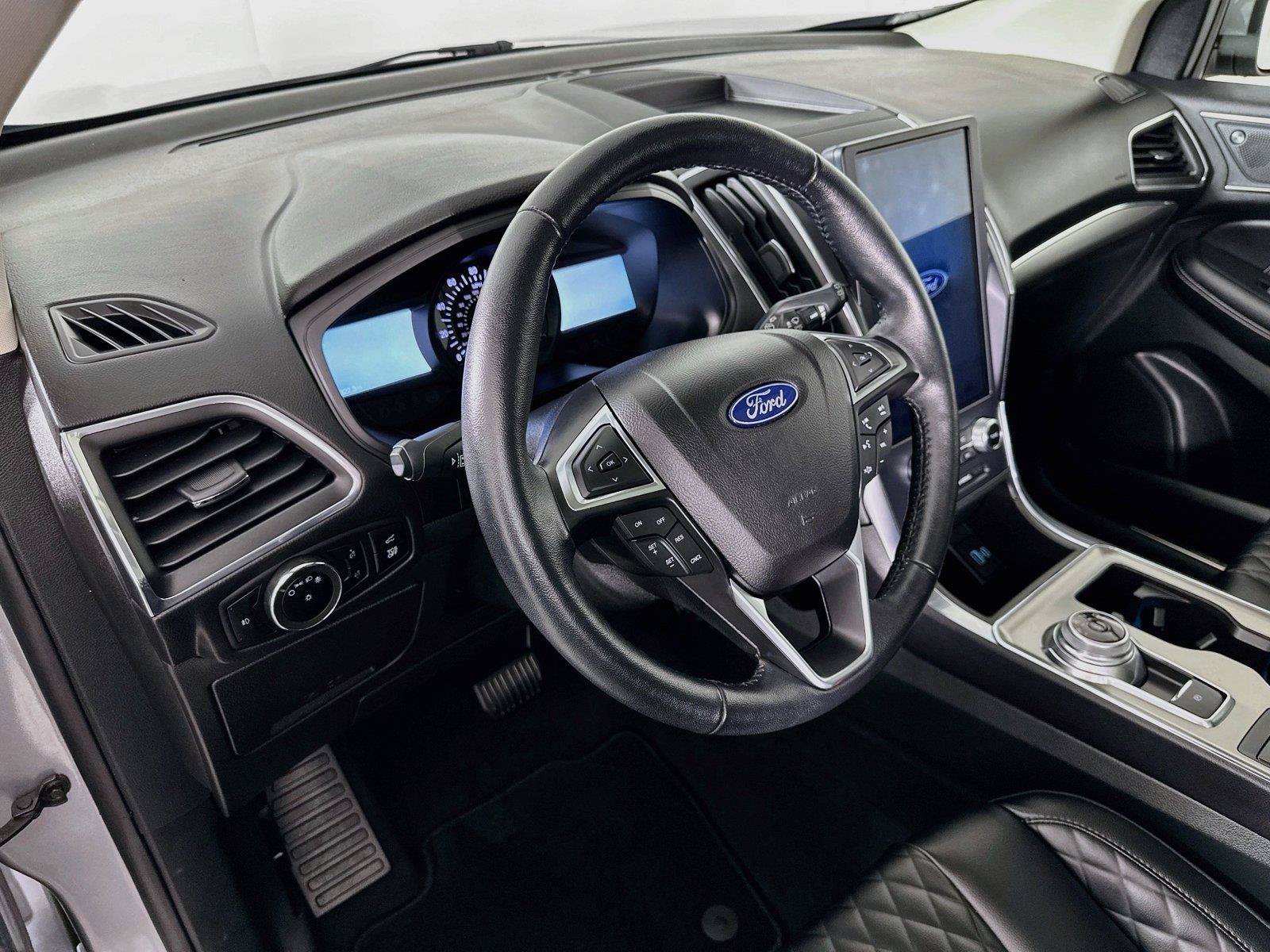 Used 2023 Ford Edge Titanium AWD/4WD image 24