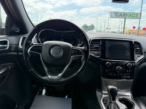 Used 2019 Jeep Grand Cherokee Altitude AWD/4WD image 27