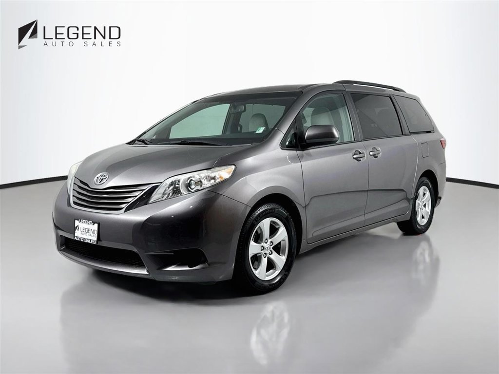 Used 2017 Toyota Sienna LE FWD 360° Tour