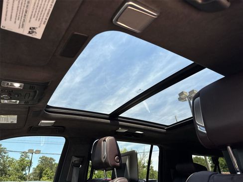 Used 2022 Cadillac Escalade ESV Sport Platinum AWD/4WD image 21