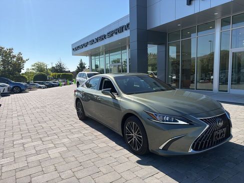 Used 2025 Lexus ES 350 w/ Premium Package image 3