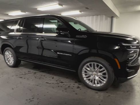 New 2025 Chevrolet Suburban High Country AWD/4WD image 38