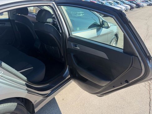 Used 2018 Hyundai Sonata SE FWD image 13