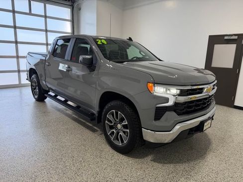 Used 2024 Chevrolet Silverado 1500 LT AWD/4WD image 2