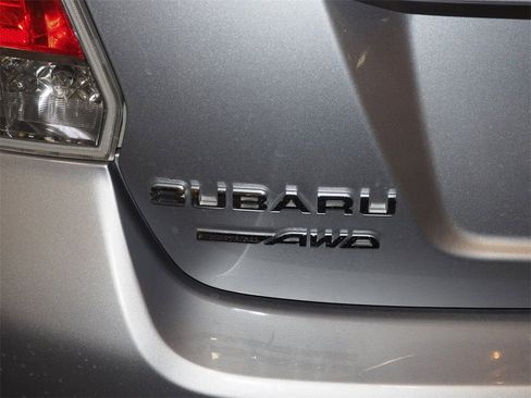 Used 2013 Subaru Impreza 2.0i image 5