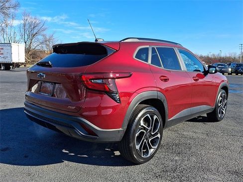 Used 2024 Chevrolet Trax RS w/ Driver Confidence Package image 9