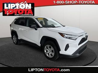 Used 2023 Toyota RAV4 LE video 1