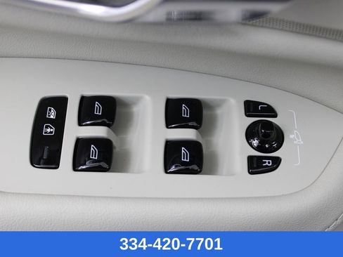 New 2026 Volvo XC90 B6 Ultra w/ Protection Package image 17