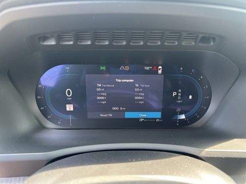 Used 2025 Volvo XC90 B6 Ultra w/ Lounge Package image 17