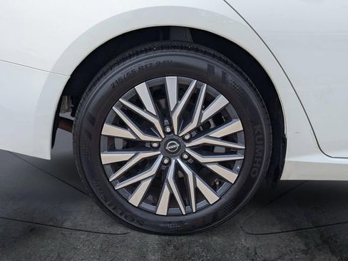 Used 2025 Nissan Altima 2.5 SV image 7