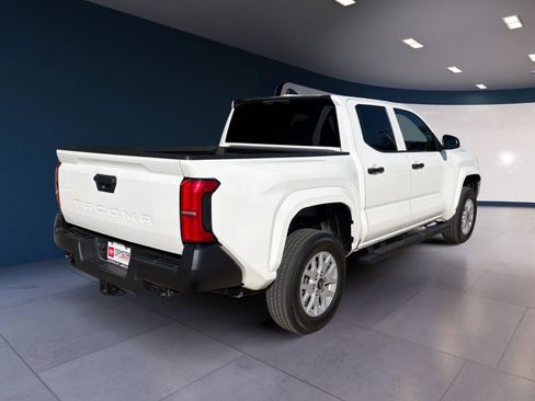 Used 2025 Toyota Tacoma SR image 5