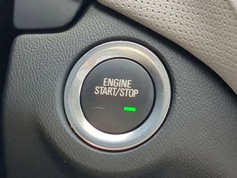 Certified 2021 Chevrolet Equinox Premier image 34