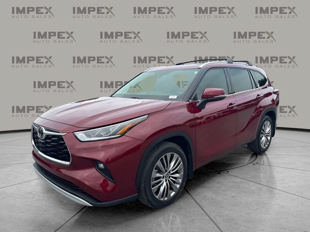 Used 2021 Toyota Highlander Platinum FWD image 1