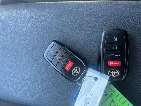 Used 2025 Toyota Camry LE w/ Convenience Package FWD image 27