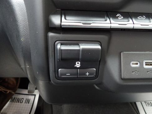 Used 2021 Chevrolet Silverado 1500 Custom Trail Boss w/ Safety Confidence Package AWD/4WD image 28