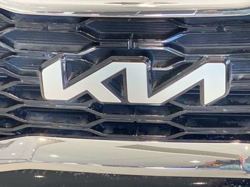 Used 2022 Kia Telluride LX AWD/4WD image 10