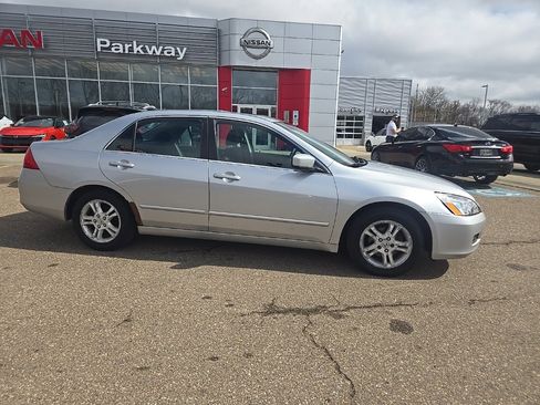 Used 2007 Honda Accord EX image 8