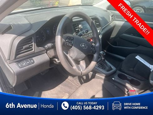 Used 2020 Hyundai Elantra SEL w/ Cargo Package (C1) FWD image 3