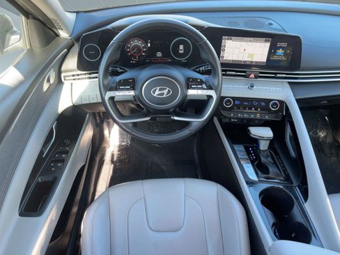 Used 2024 Hyundai Elantra Limited image 28
