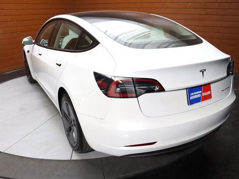 Used 2023 Tesla Model 3 Standard Range image 65