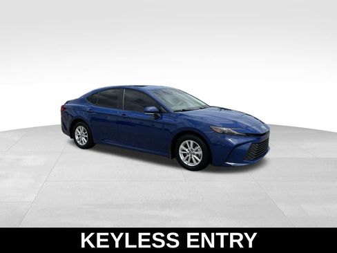 Used 2025 Toyota Camry LE w/ Convenience Package FWD image 7