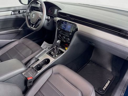 Used 2022 Volkswagen Passat 2.0T SE image 38